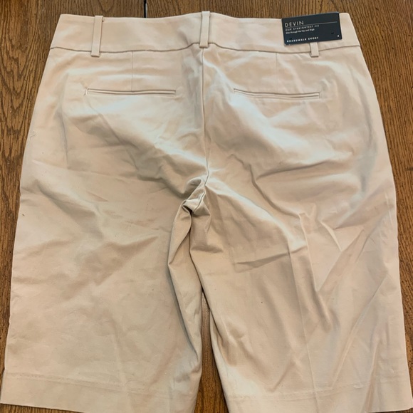 Ann Taylor Boardwalk Short - Picture 2 of 4